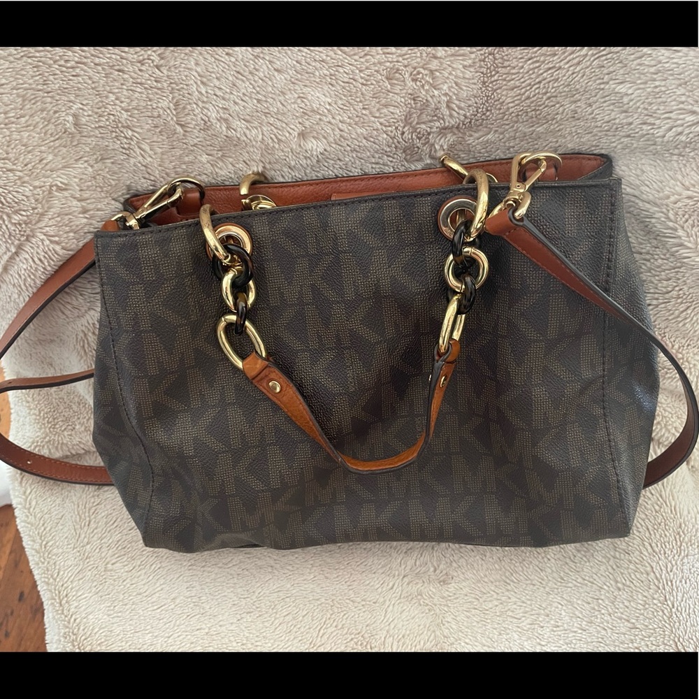 Pre loved Michael Kors hand bag/shoulder bag